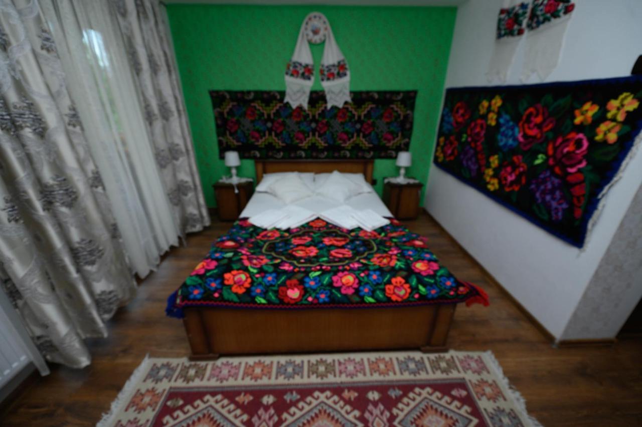 Pensiune Pastravarie La Pintea Haiducu Deseşti Esterno foto