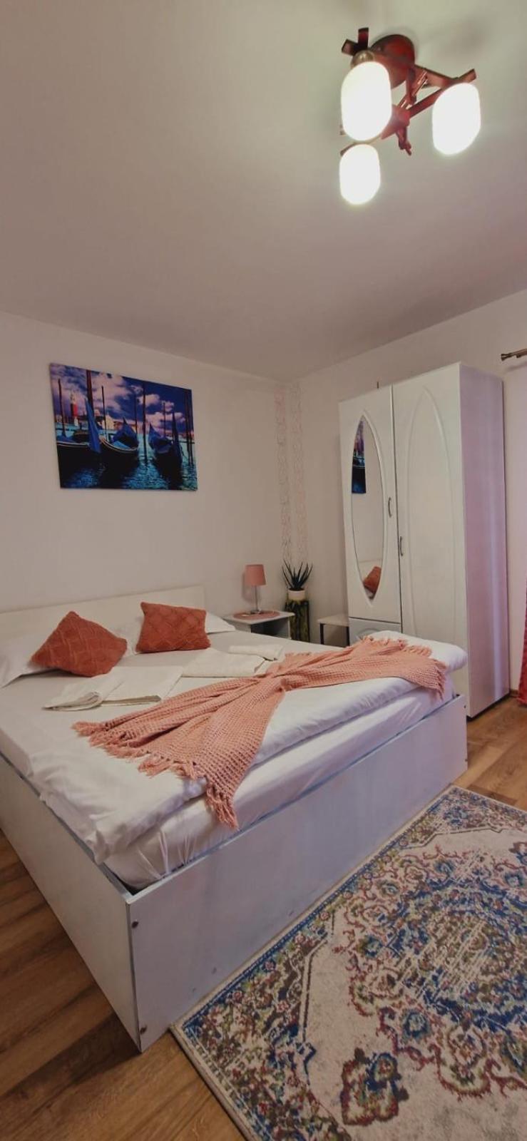 Pensiune Pastravarie La Pintea Haiducu Deseşti Esterno foto