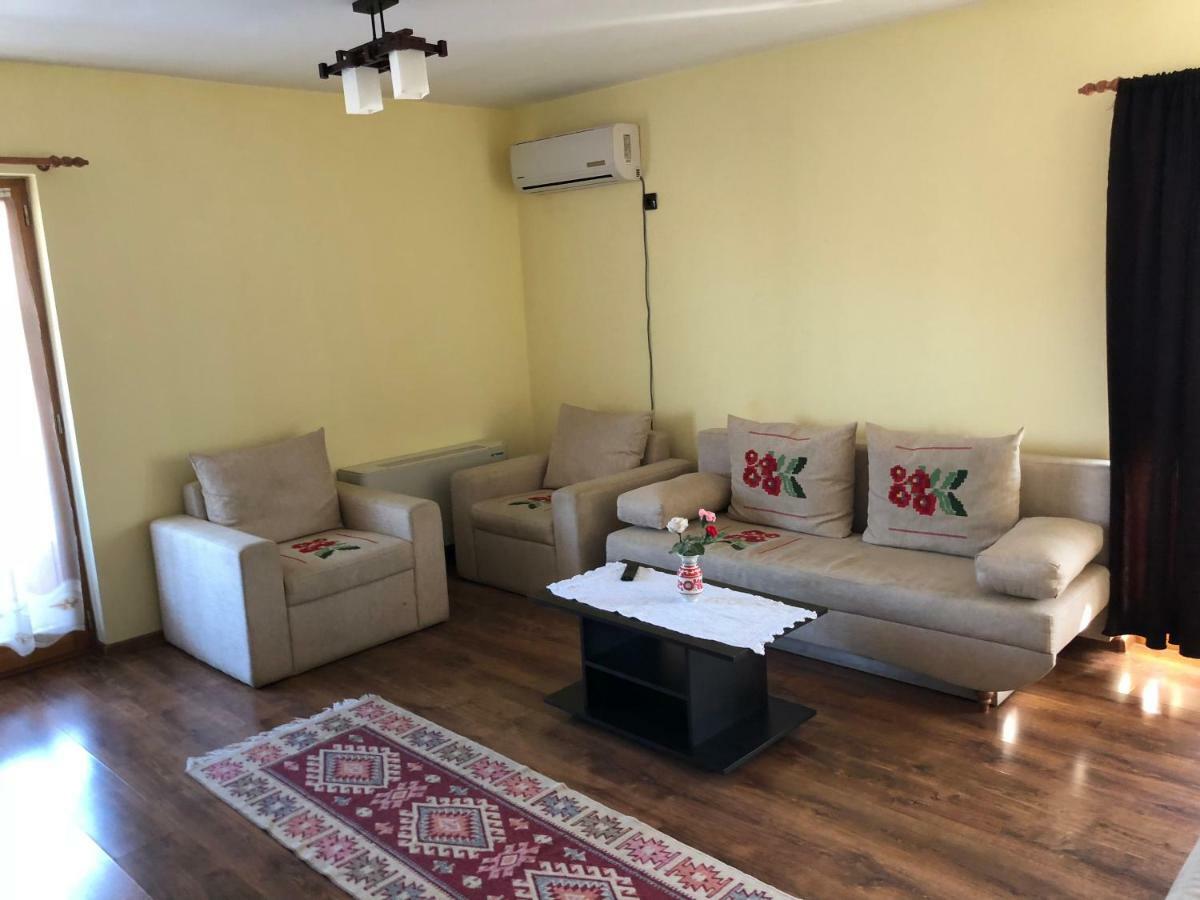 Pensiune Pastravarie La Pintea Haiducu Deseşti Esterno foto
