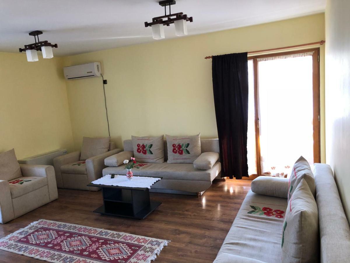 Pensiune Pastravarie La Pintea Haiducu Deseşti Esterno foto