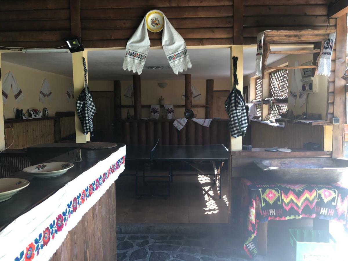 Pensiune Pastravarie La Pintea Haiducu Deseşti Esterno foto